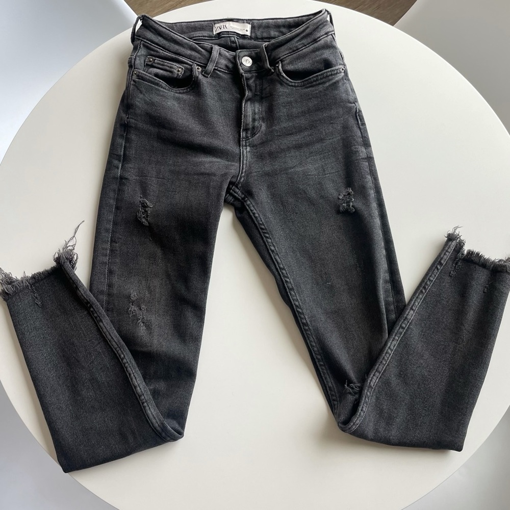 Zara Black Distressed Jeans